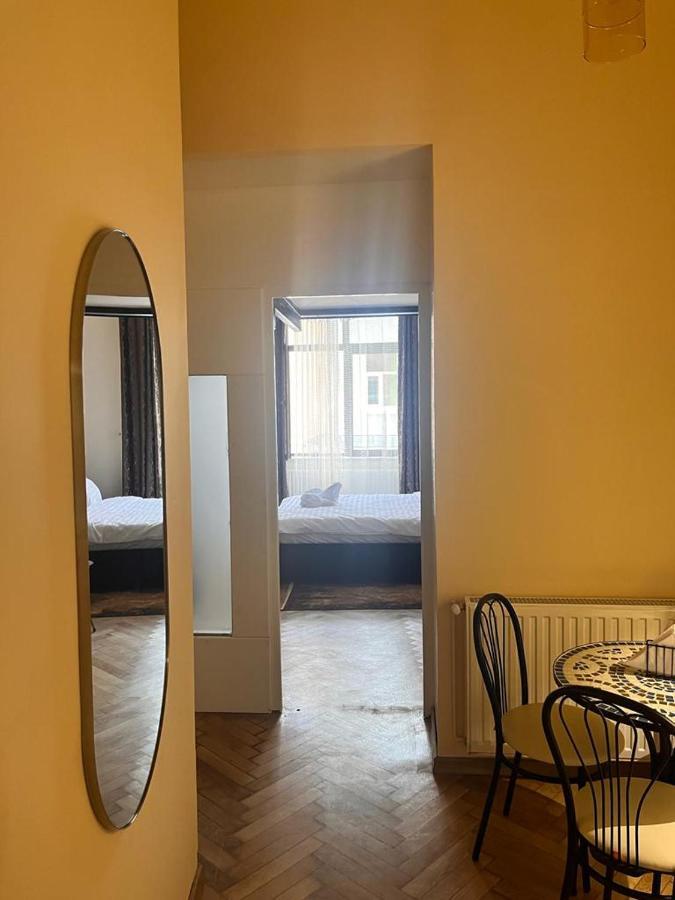 Urban Central Apartments Braşov Buitenkant foto