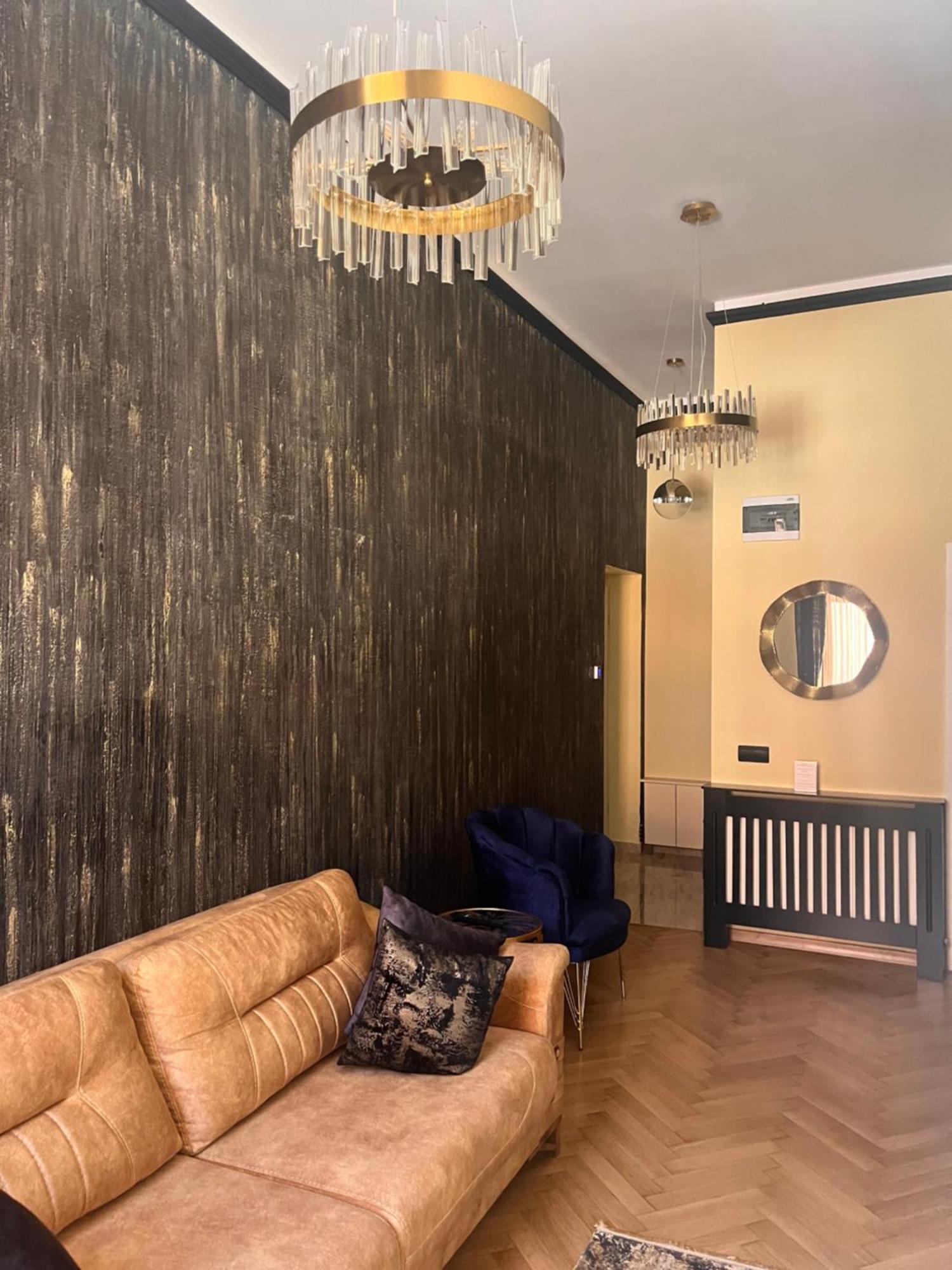 Urban Central Apartments Braşov Buitenkant foto